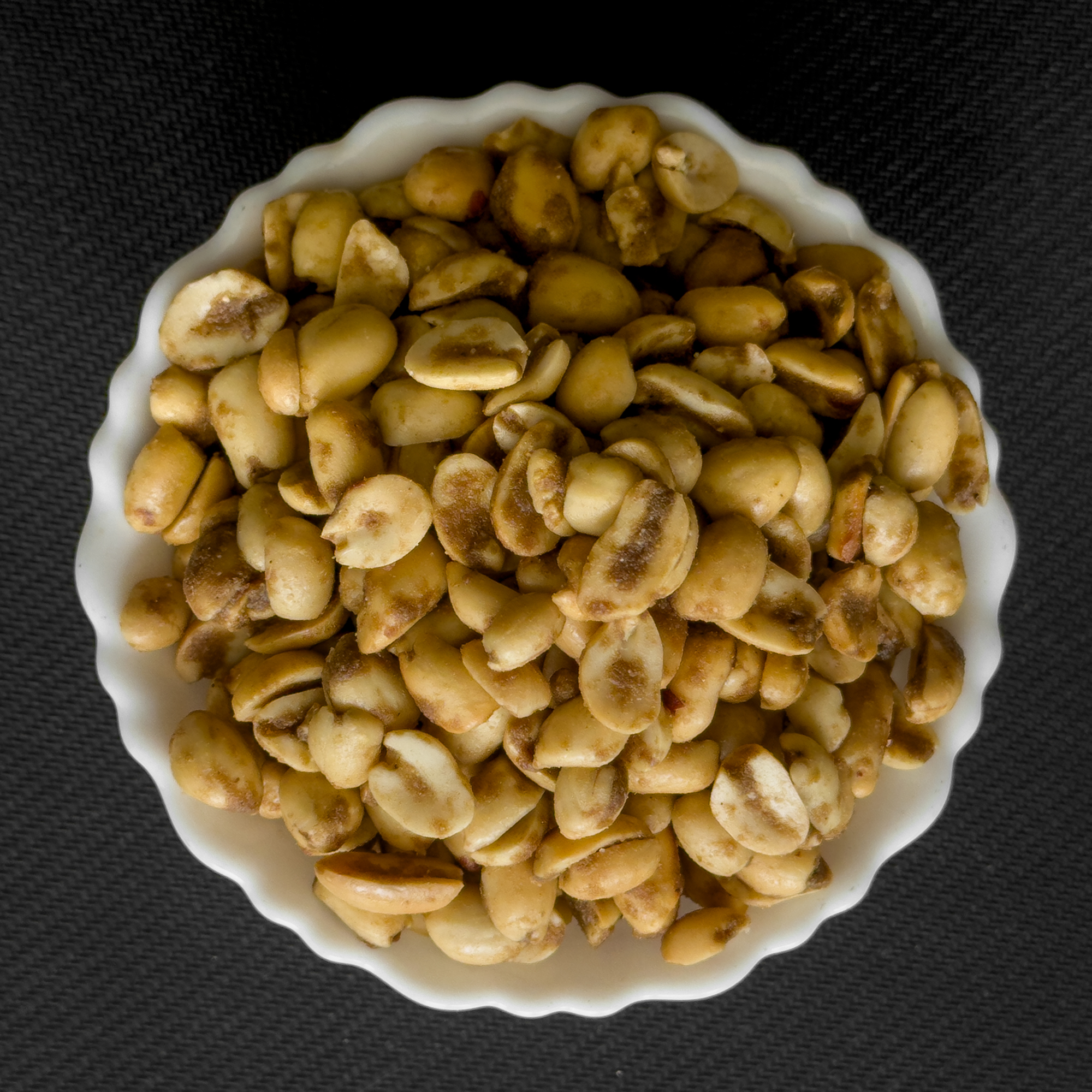 Roasted Garlic Peanuts (Lasan Sing)