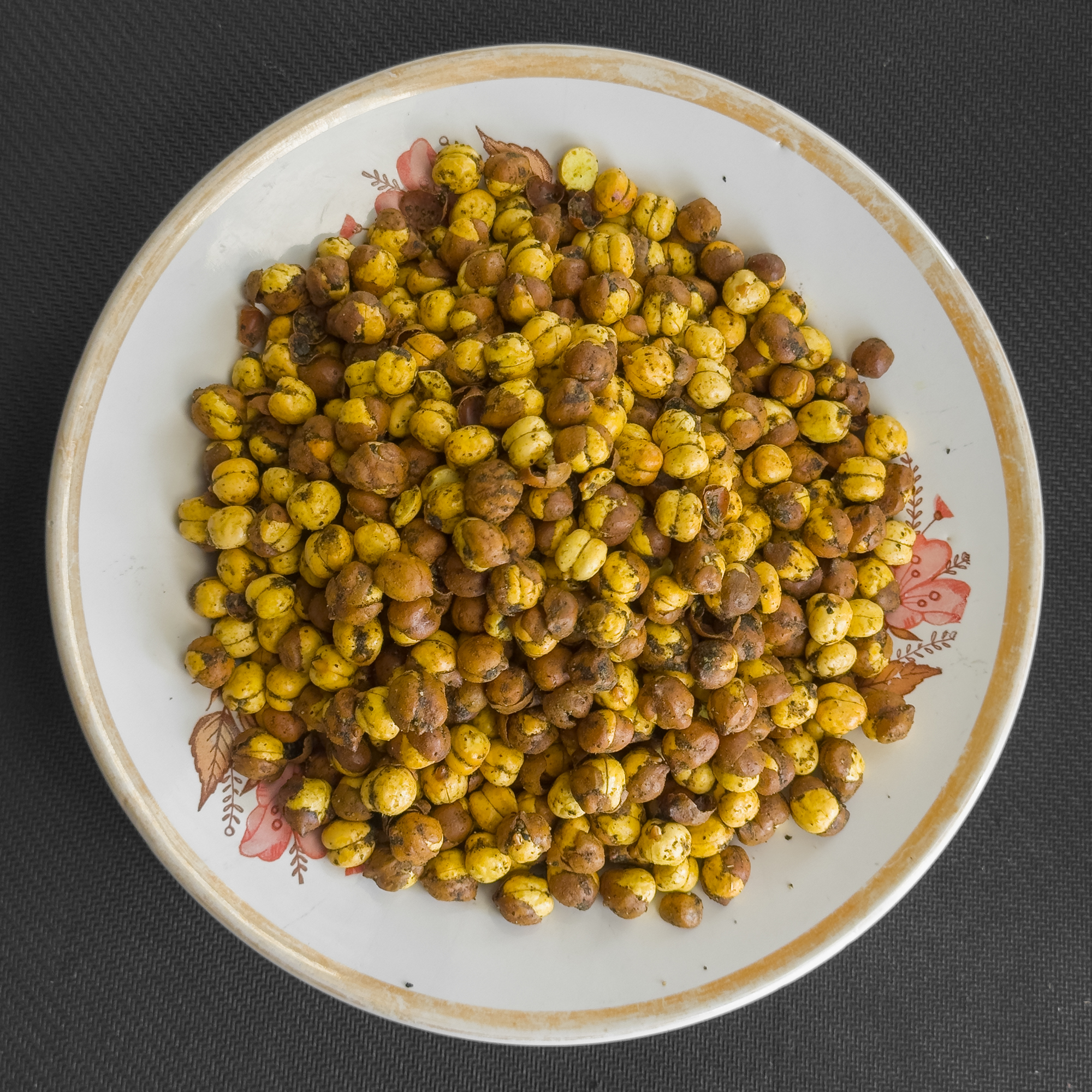 Roasted Limbu Mari Chana (Black Pepper And Lemon Chana)