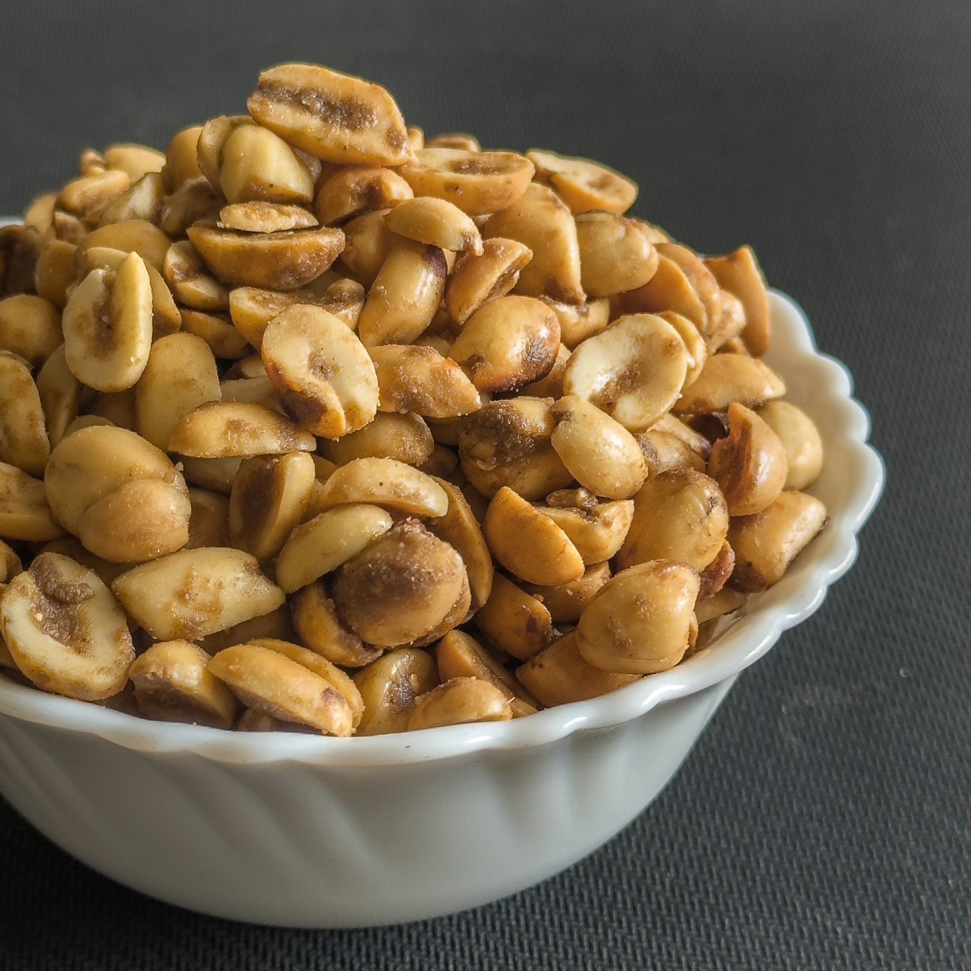 Roasted Garlic Peanuts (Lasan Sing) - Image 2