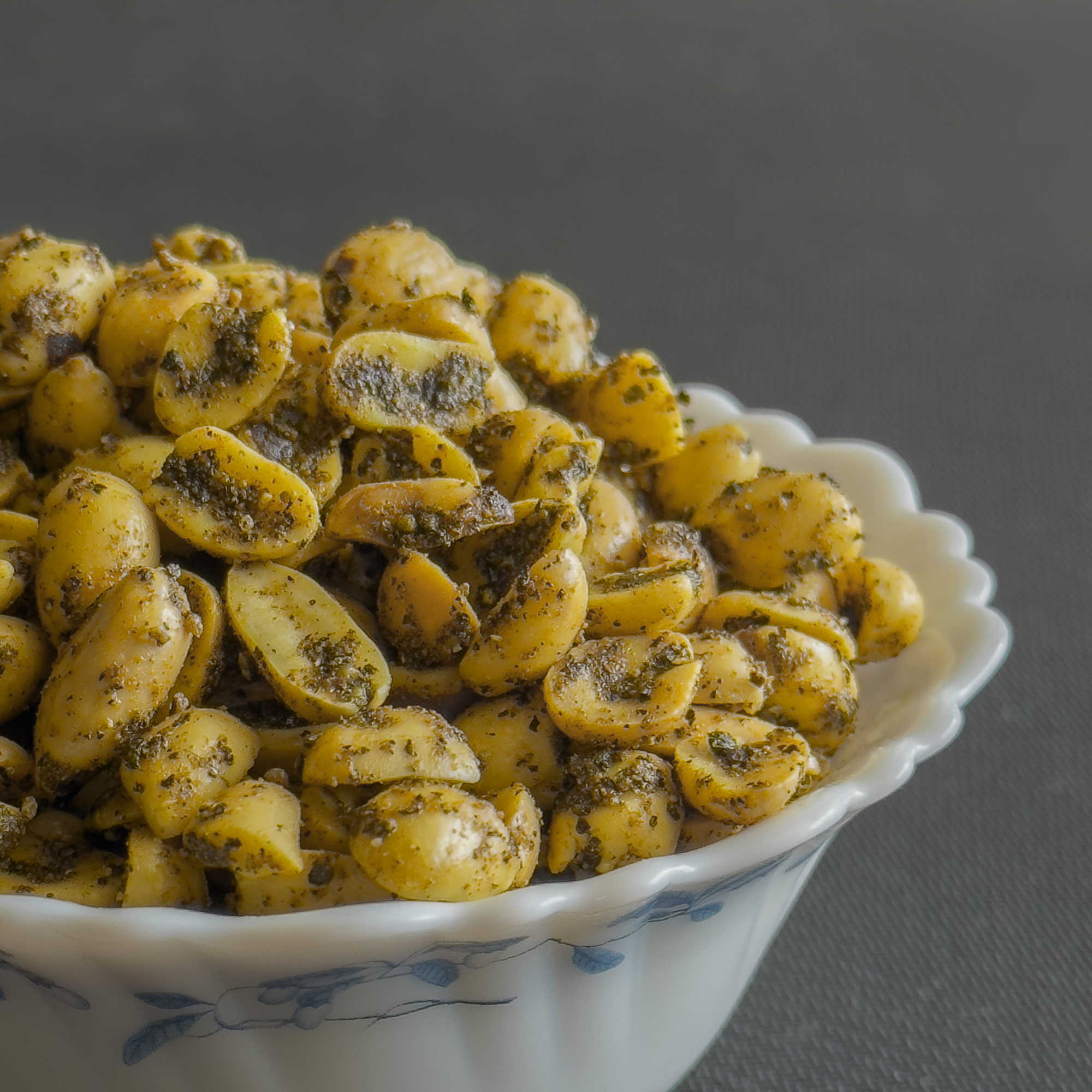 Roasted Limbu Mari Sing (Black Pepper And Lemon Peanuts) - Image 2